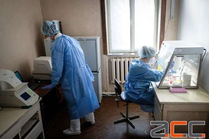 Працівники лабораторій, які працюють з хворими на COVID-19, отримують 300% надбавки – Віктор Ляшко